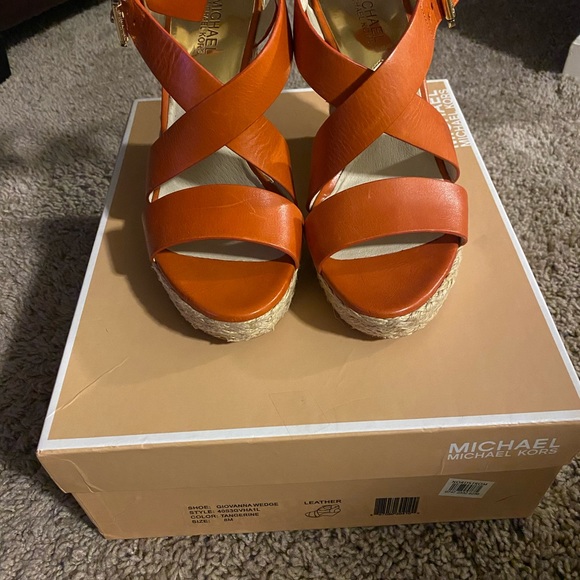 Women Michael Kors Giovanna Wedge Sandals in great condition size 8 - Picture 2 of 3